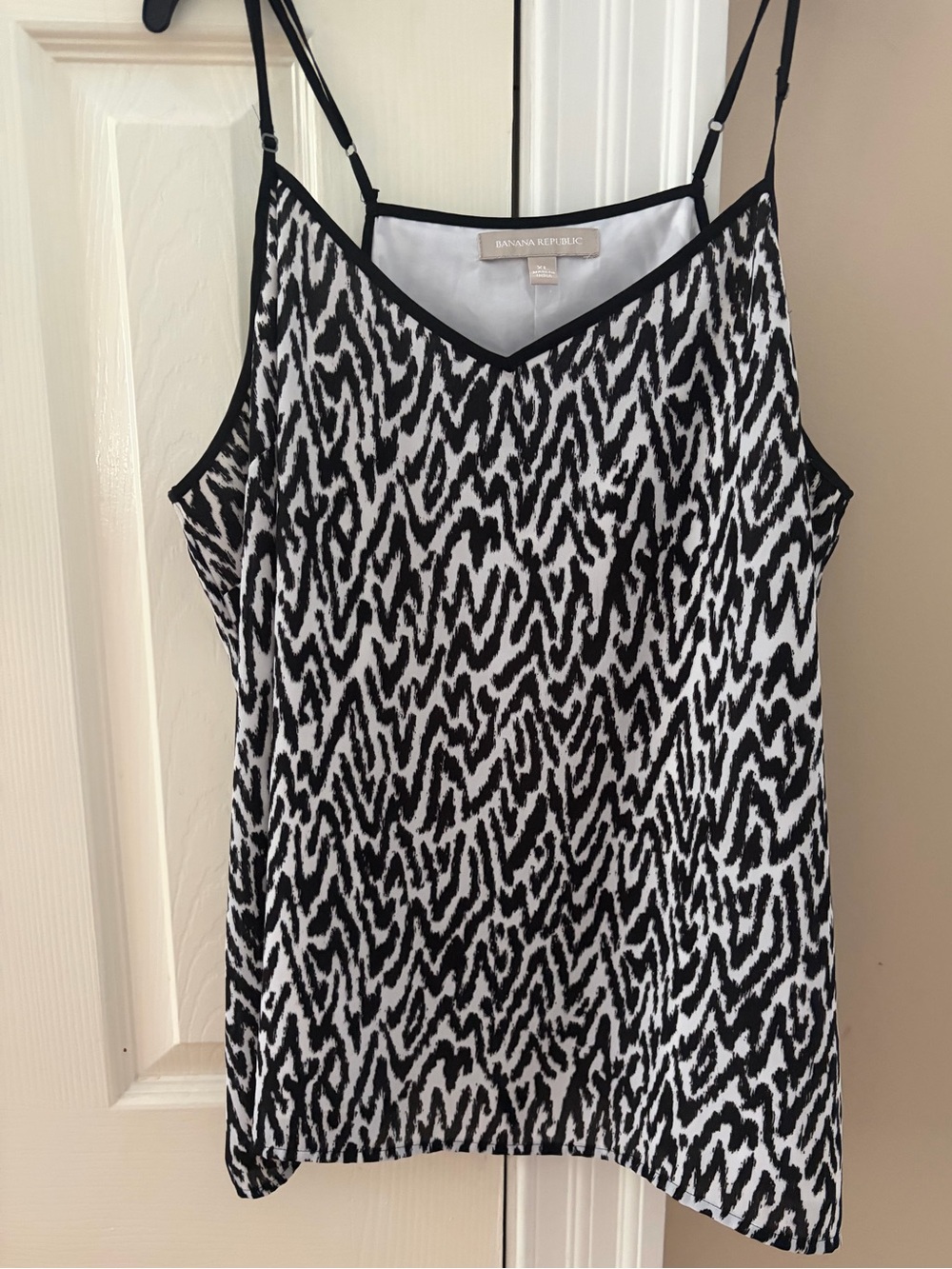 Banana Republic Black & White Abstract Printed Spaghetti-Strap Cami with shell